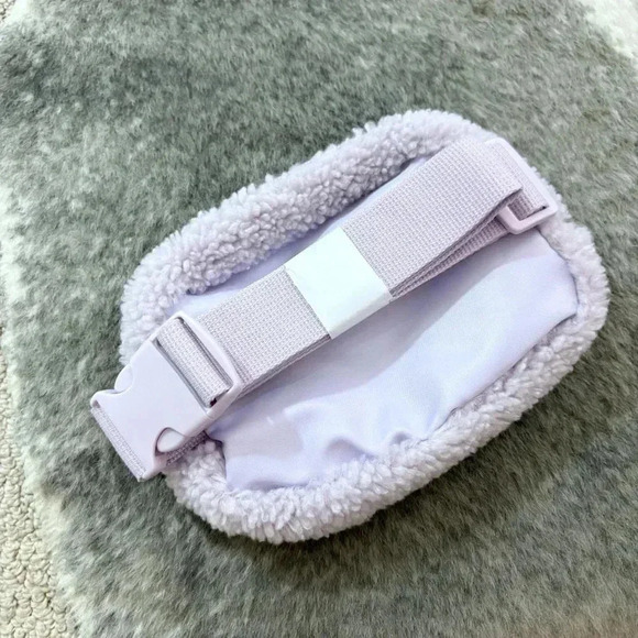 NWOT Sherpa Waist Sling Fanny Pack Bag - Picture 7 of 12